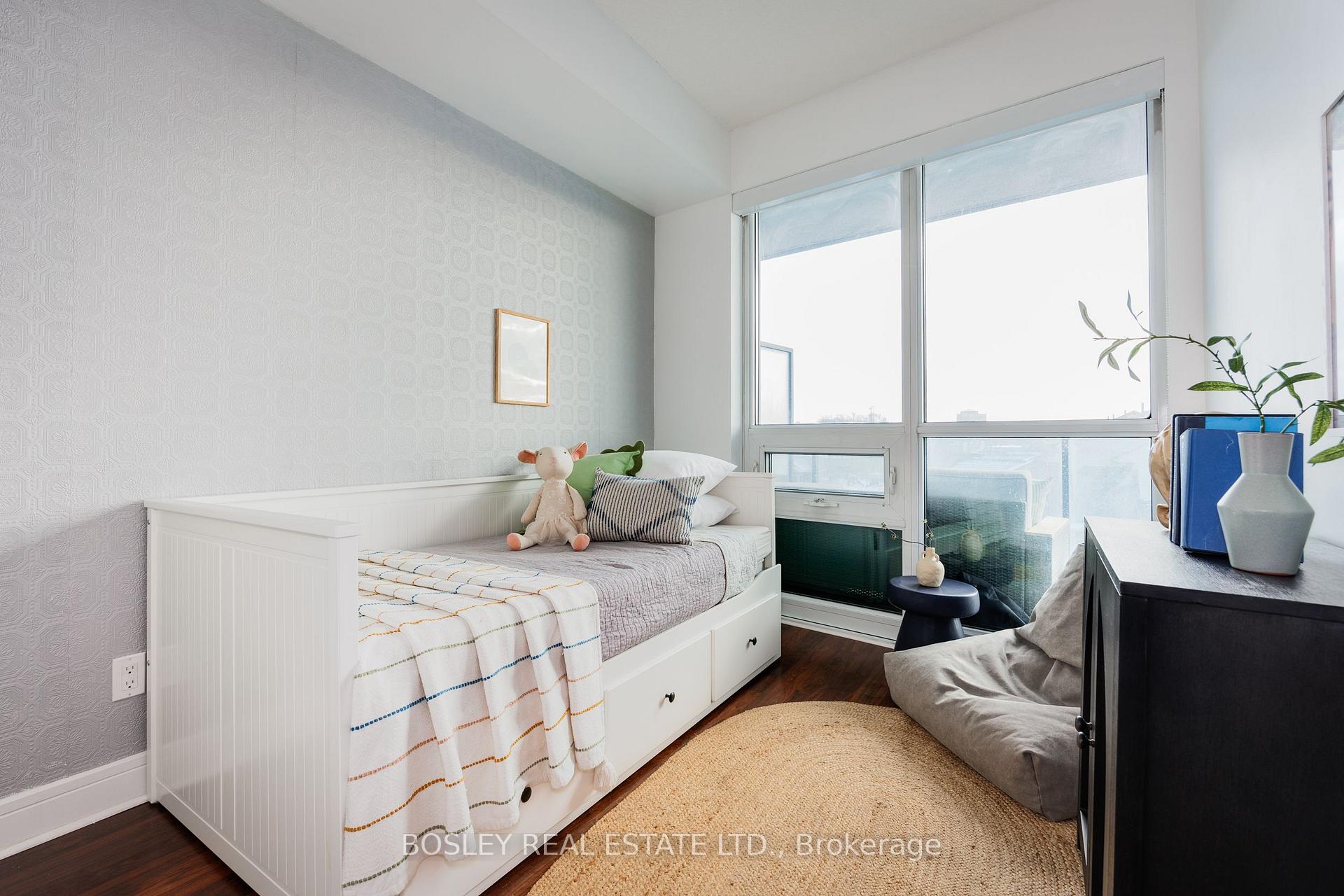 3 Bedrooms Condo at 35 Brian Peck, Toronto For sale