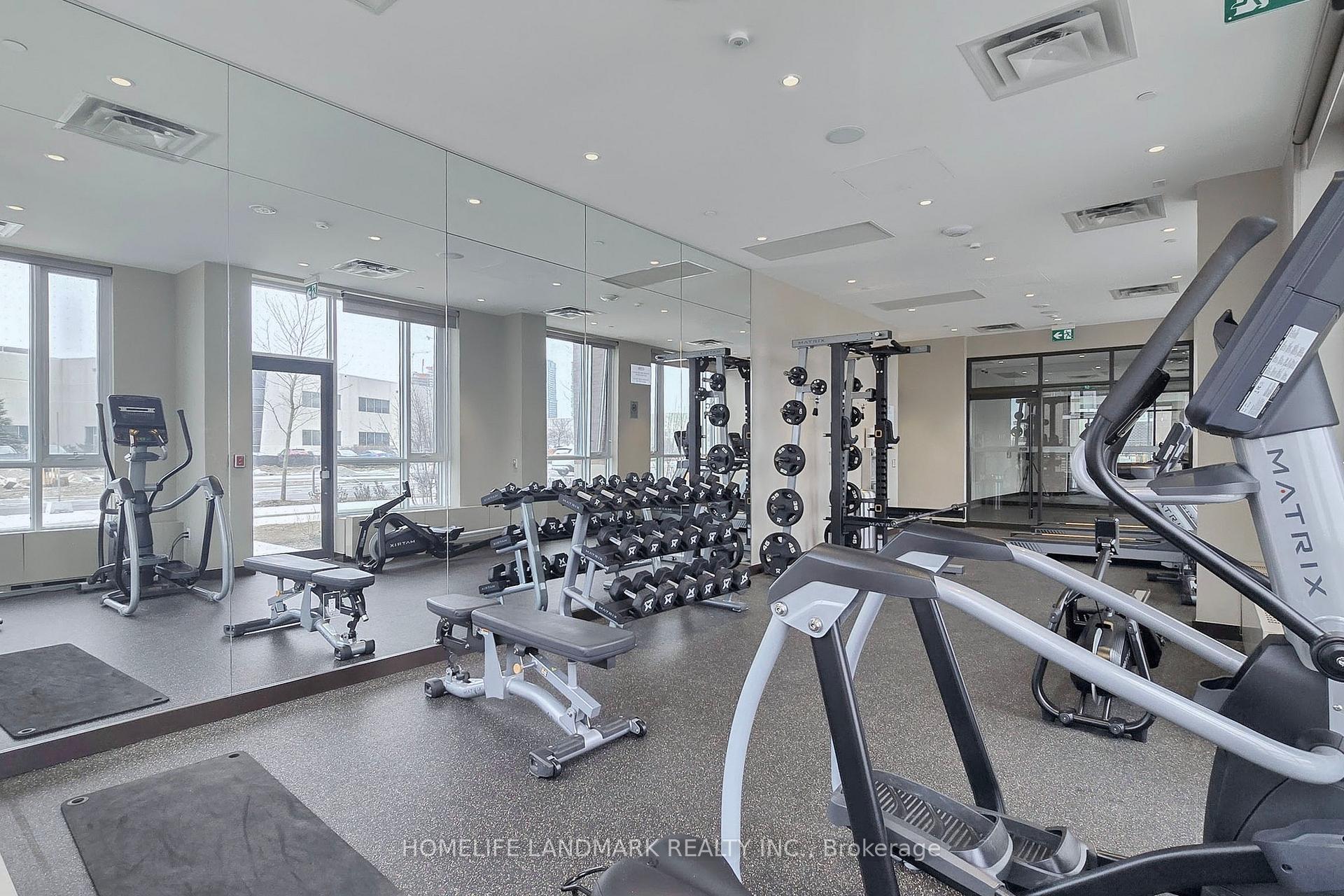 2 Bedrooms Condo at 60 Honeycrisp, Vaughan For sale