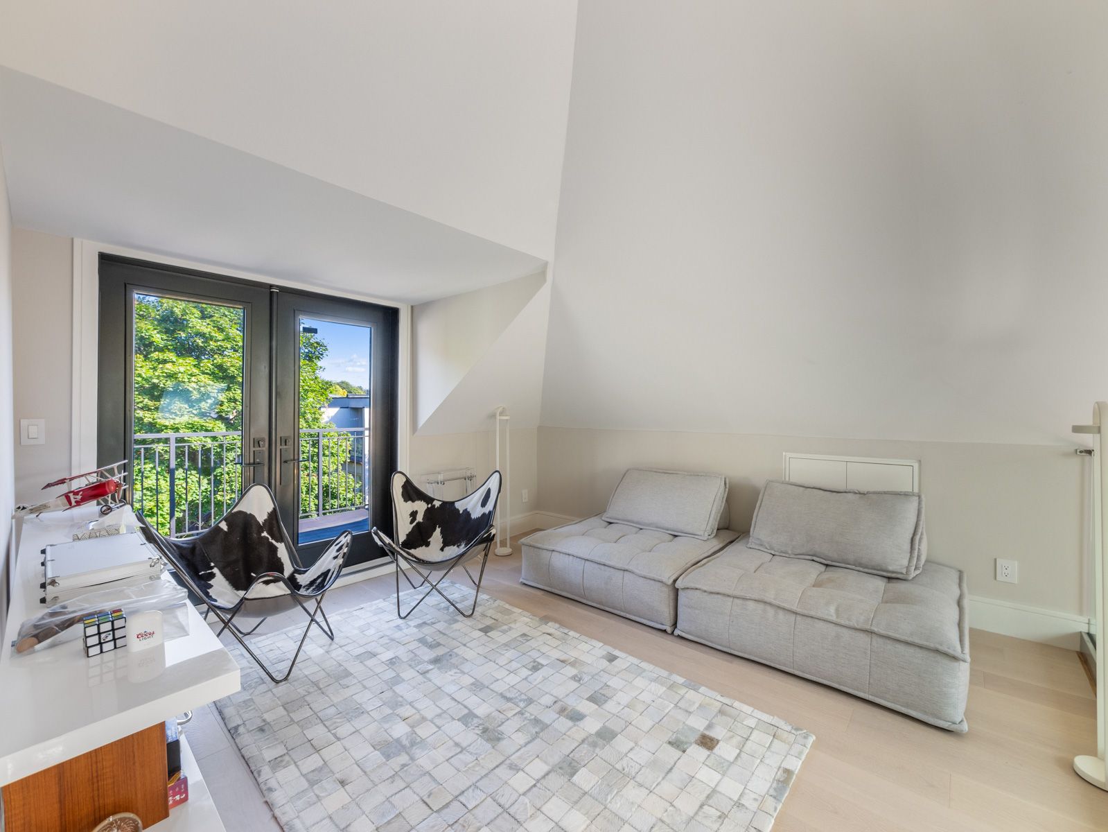 6 Hillholm Road