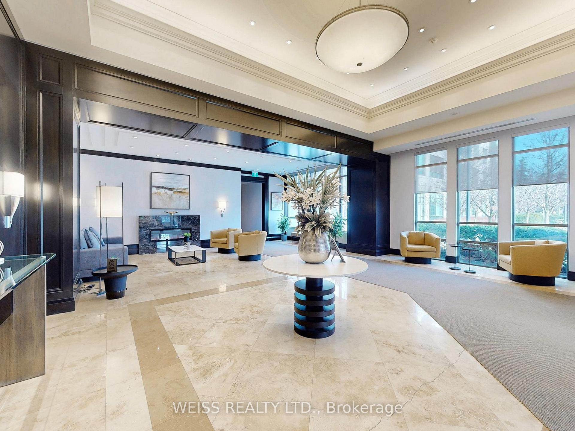 3 Bedrooms Condo at 88 Promenade, Vaughan For sale