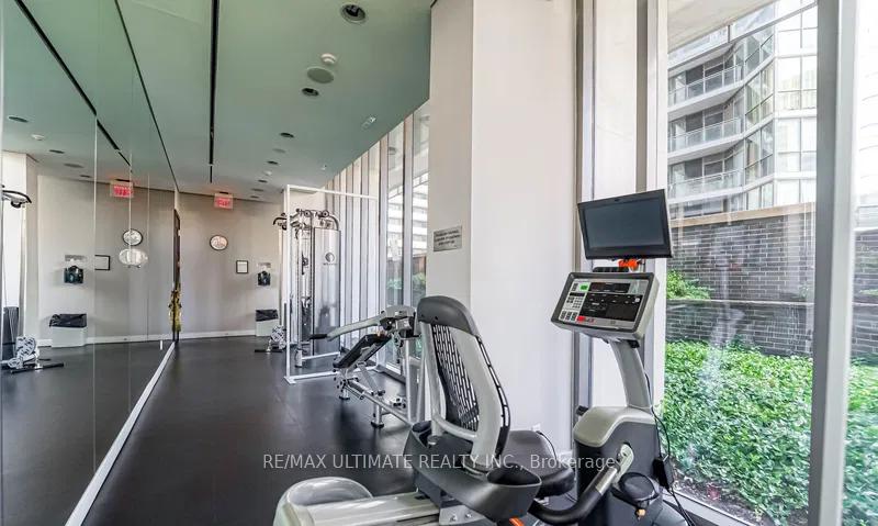 2 Bedrooms Condo at 33 Charles, Toronto For sale