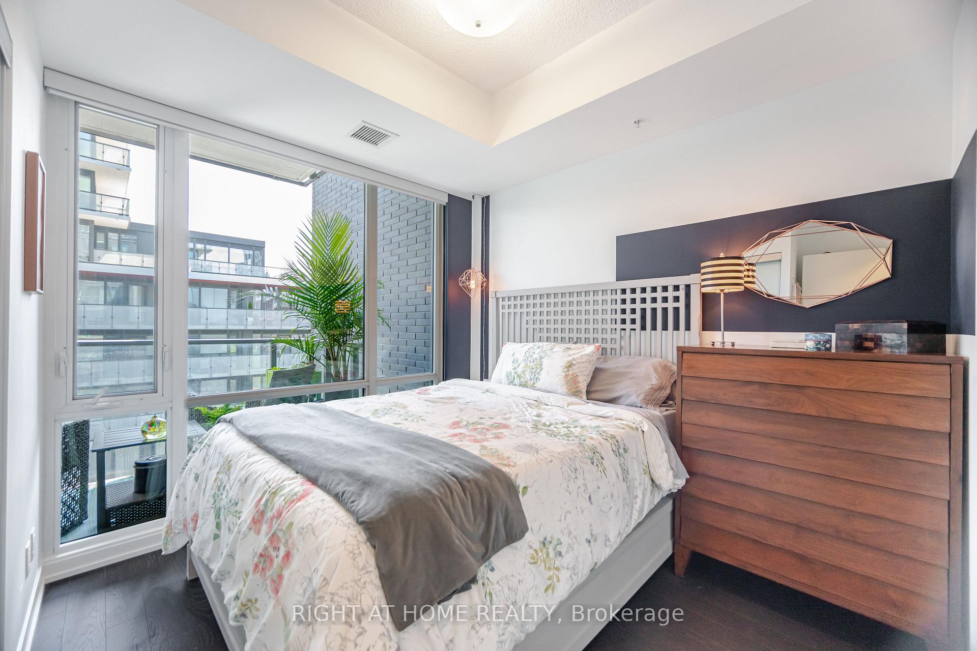 1 Bedroom Condo at 455 Front, Toronto For sale