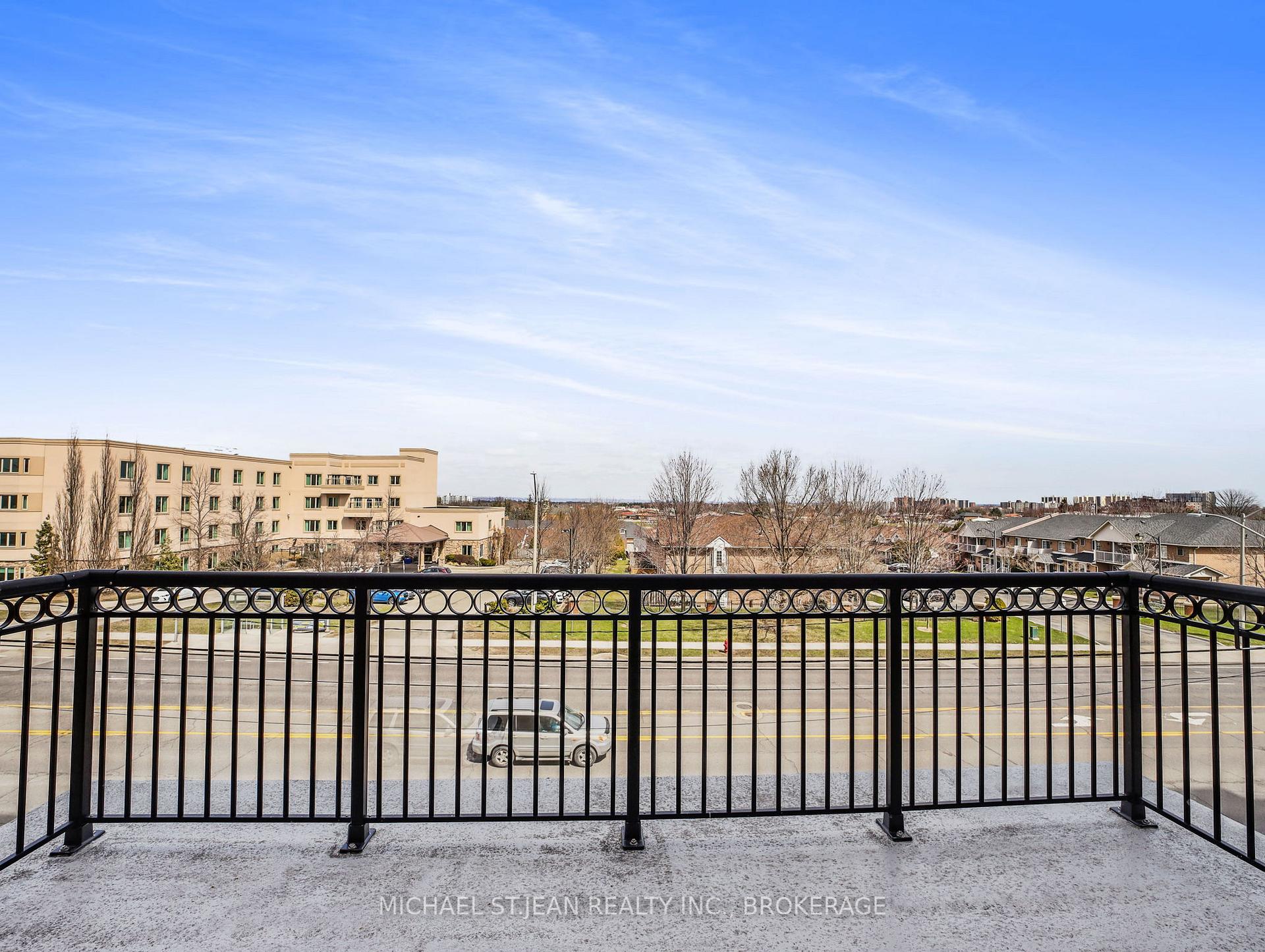 2 Bedrooms Condo at 2750 King,  Hamilton For sale