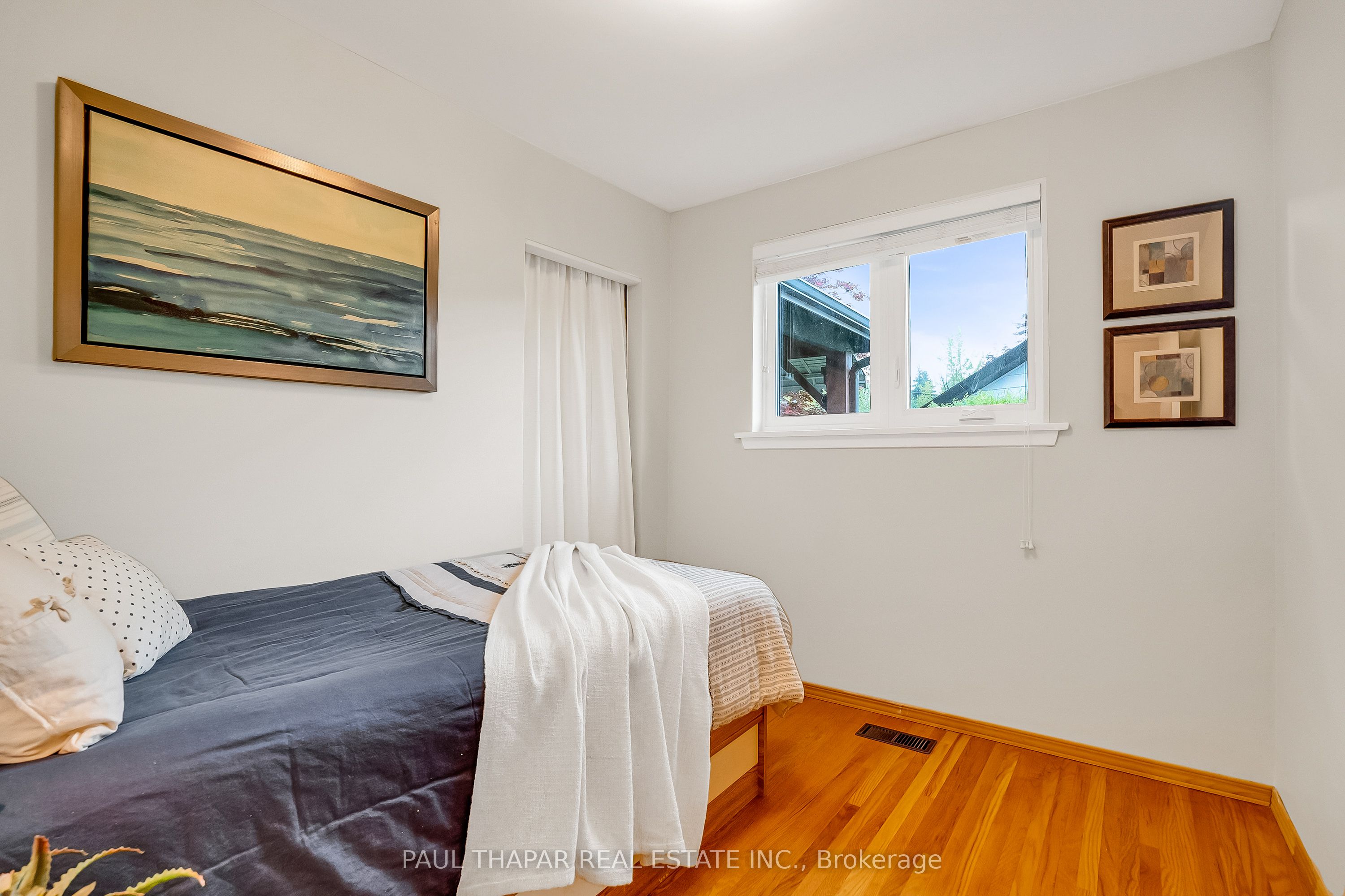 64 Grove Park Crescent