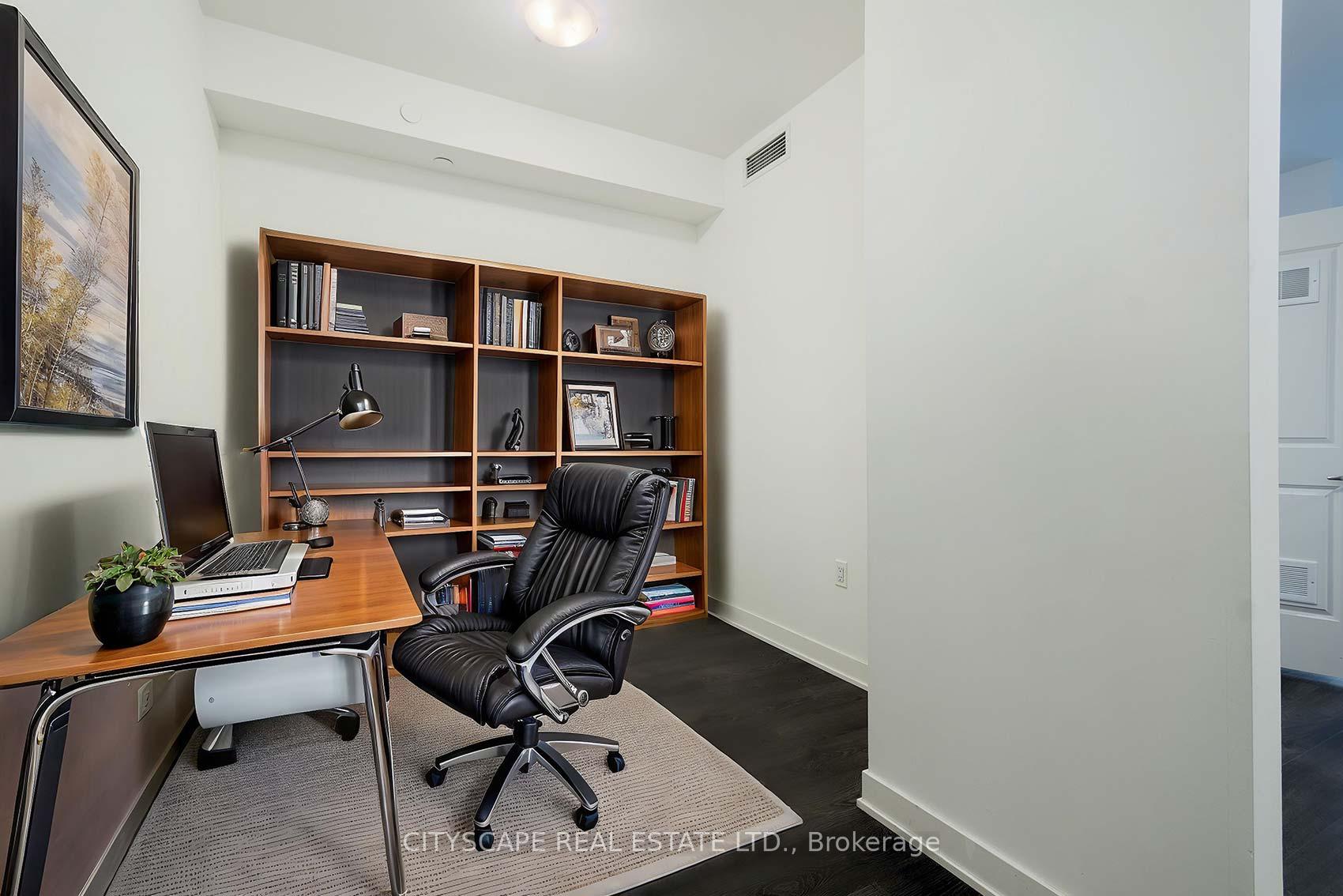 3 Bedrooms Condo at 4677 Metcalfe, Mississauga For sale
