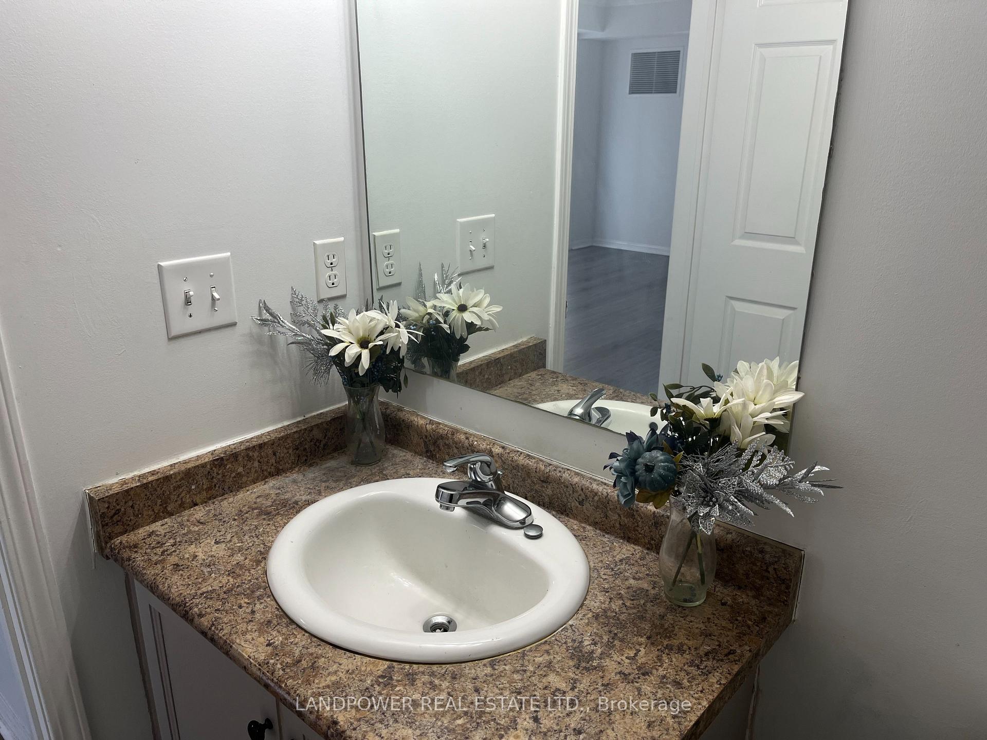 3 Bedrooms Condo at 5235 Finch, Toronto For sale