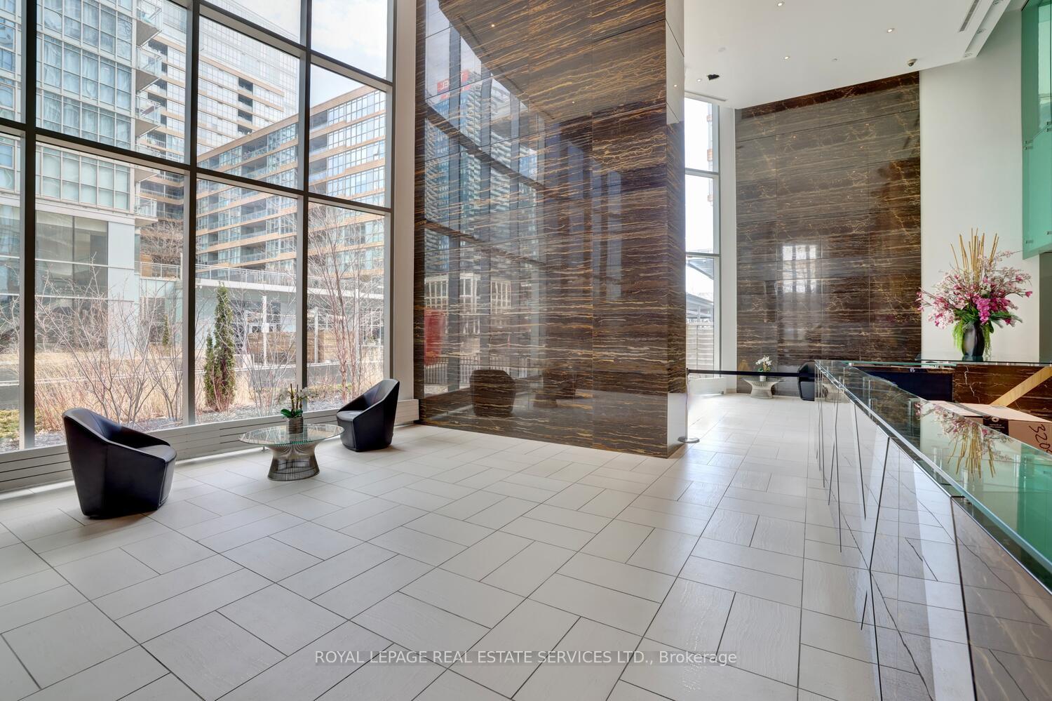1 Bedroom Condo at 21 Iceboat,  Toronto For sale