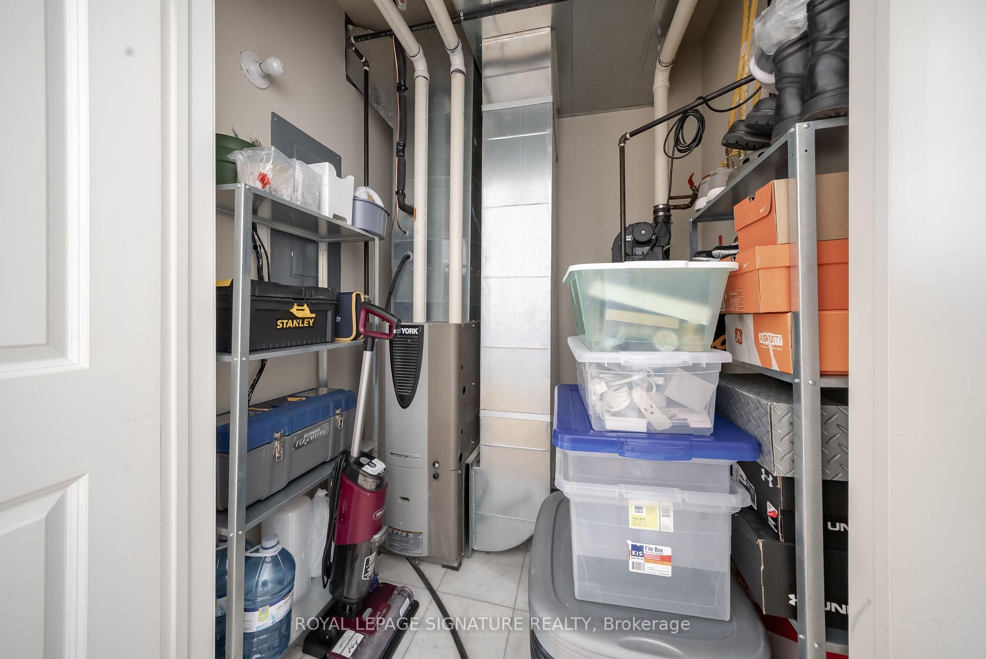 2 Bedrooms Condo at 473 Dupont, Toronto For sale