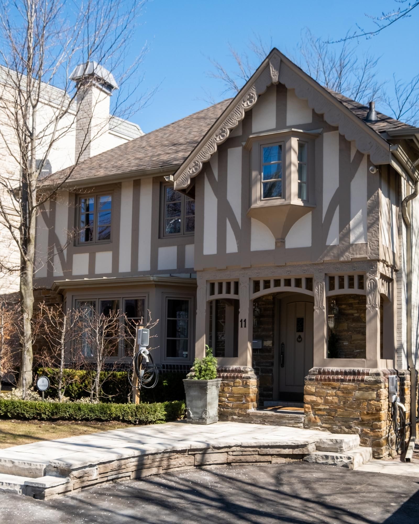 11 Vesta Drive