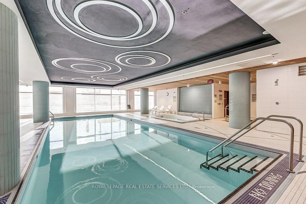 2 Bedrooms Condo at 55 Speers, Oakville For sale