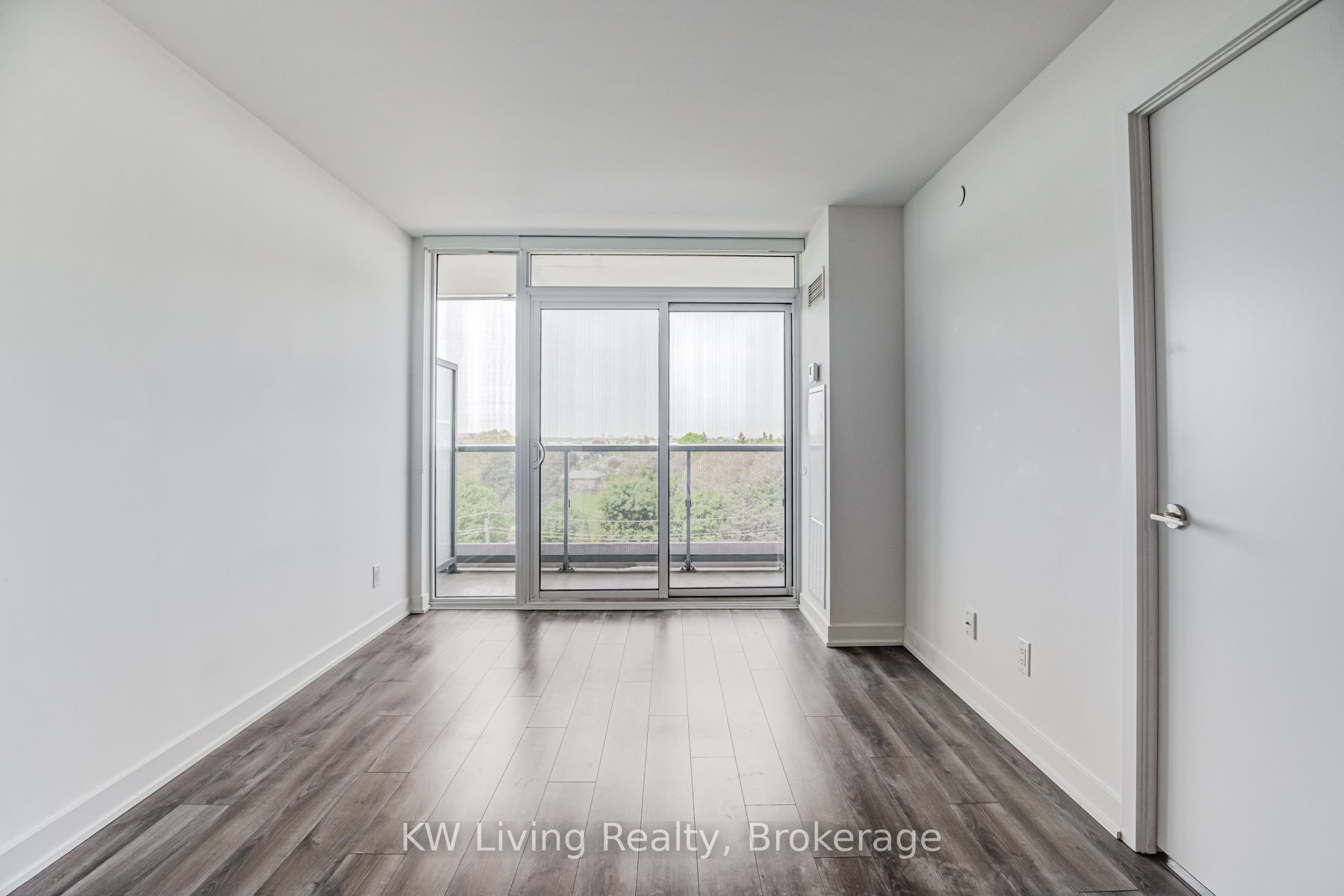 160 Flemington Road, #815