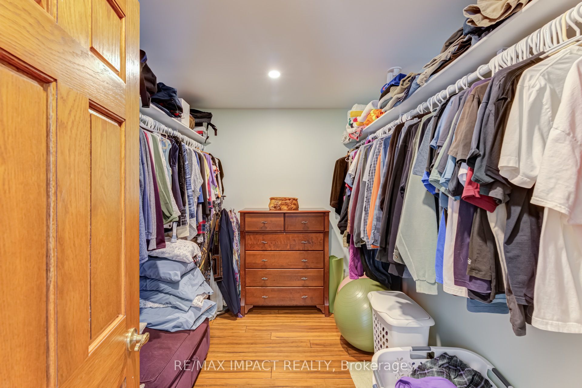 215 Raglan Road W