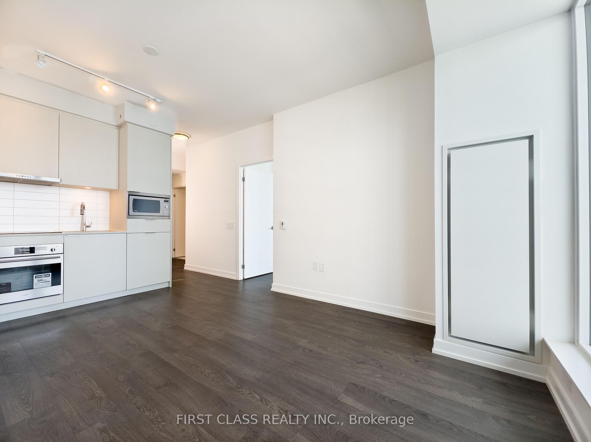 2 Bedrooms Condo at 8 Olympic Garden, Toronto For sale