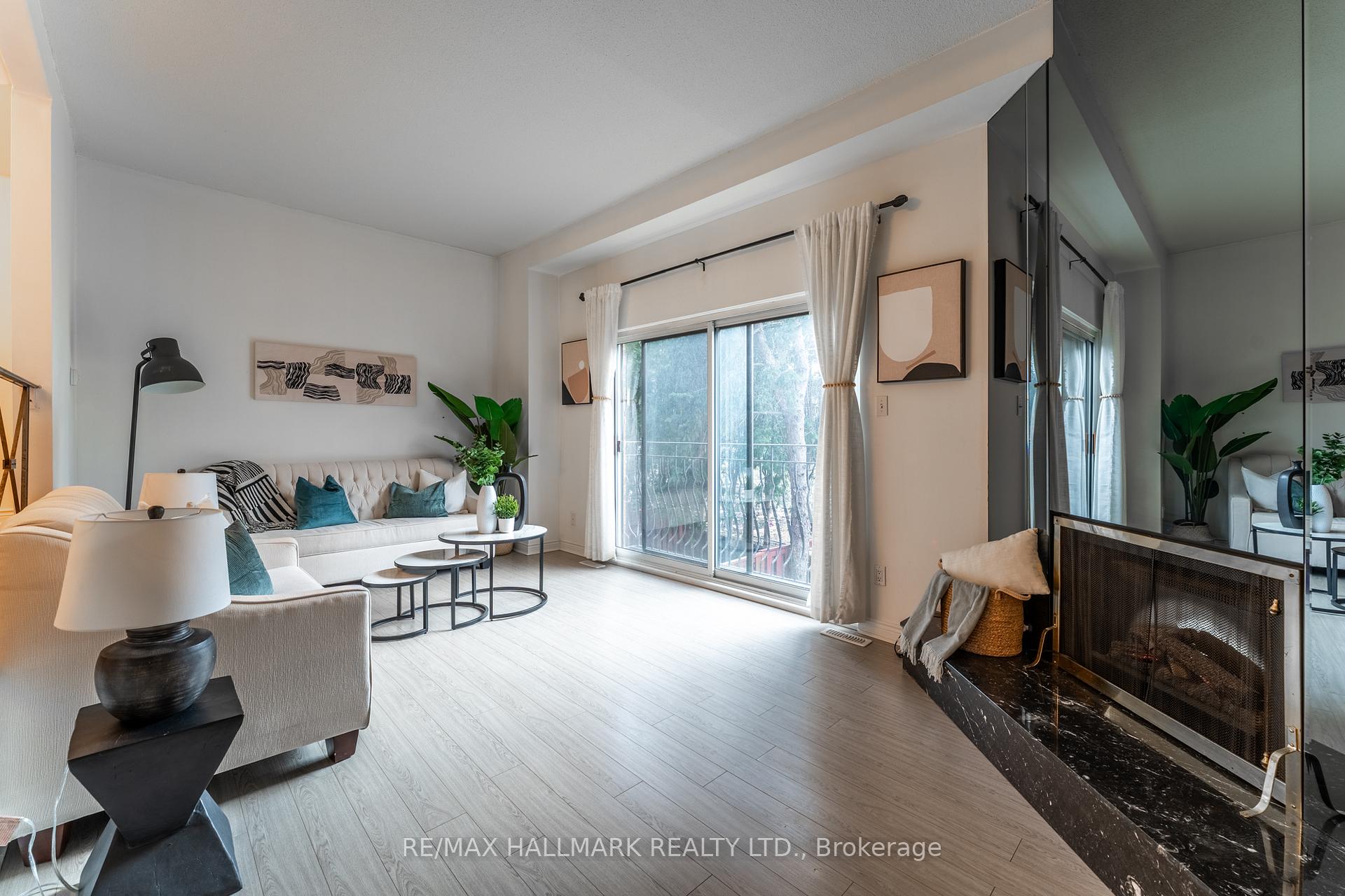 3 Bedrooms Condo at 60 Bards Walkway, Toronto For sale
