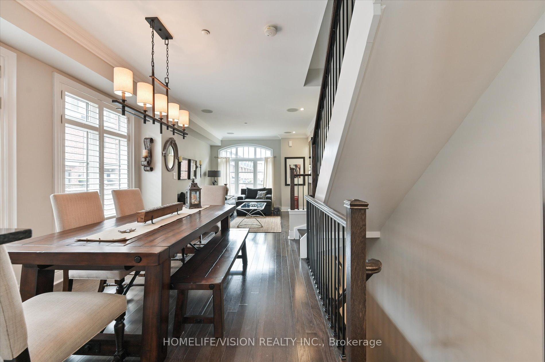 4 Bedrooms Condo at 2 Agar, Vaughan For sale