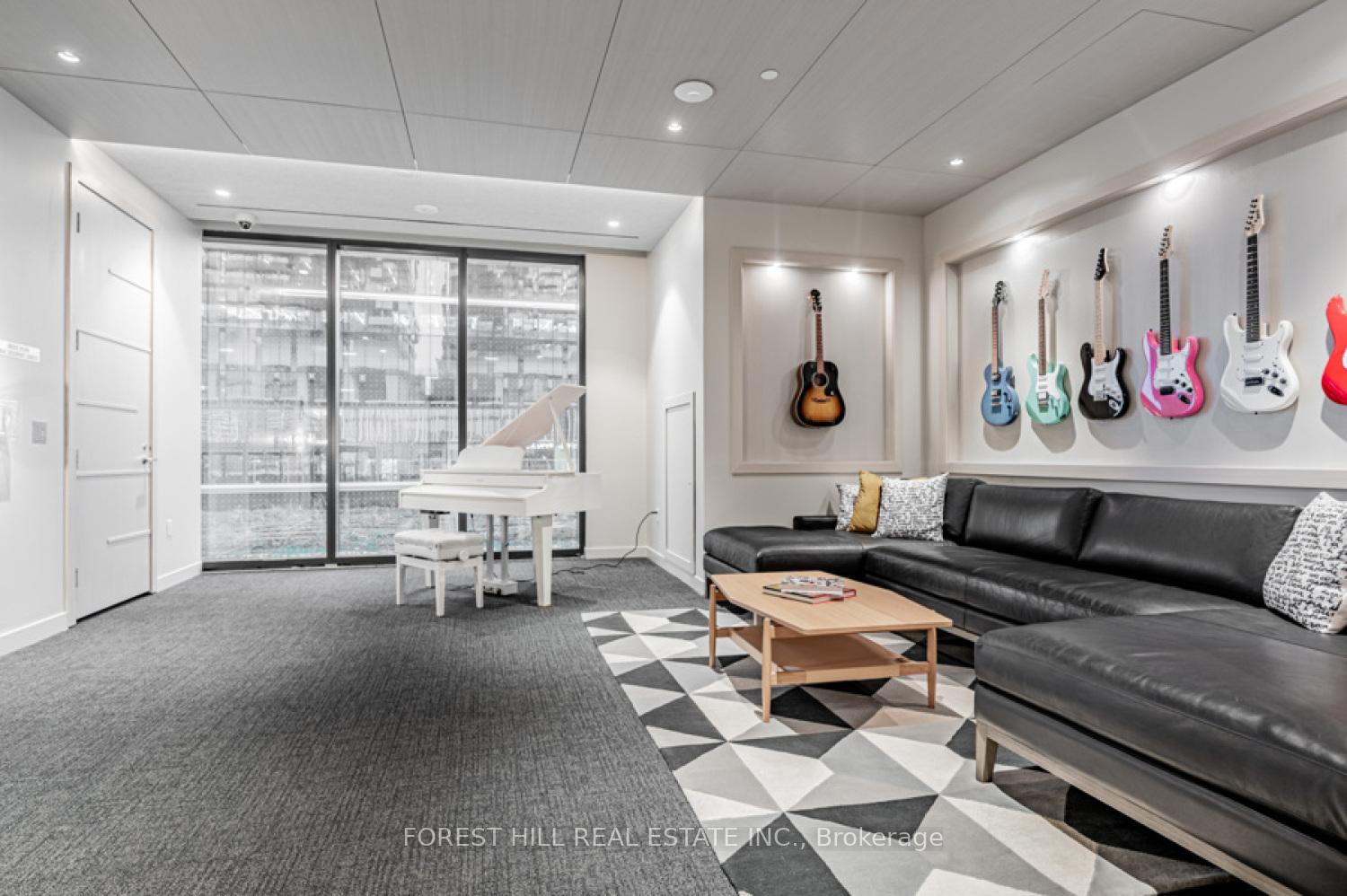 3 Bedrooms Condo at 55 Cooper, Toronto For sale