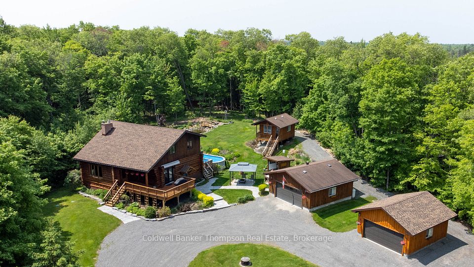 590 Deer Lake