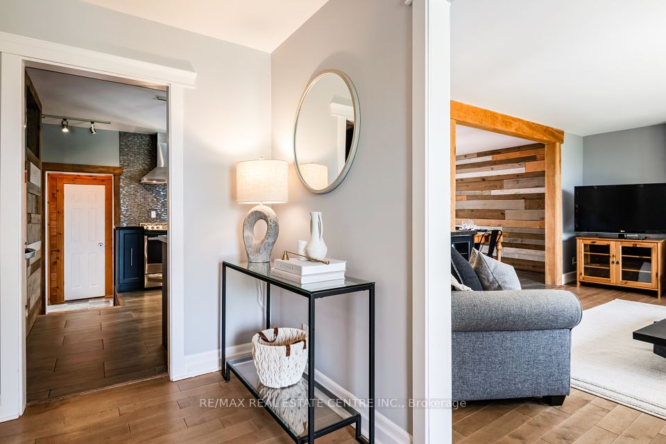 188 Lakeshore Road, Blue Mountains, ON L9Y 0M9
