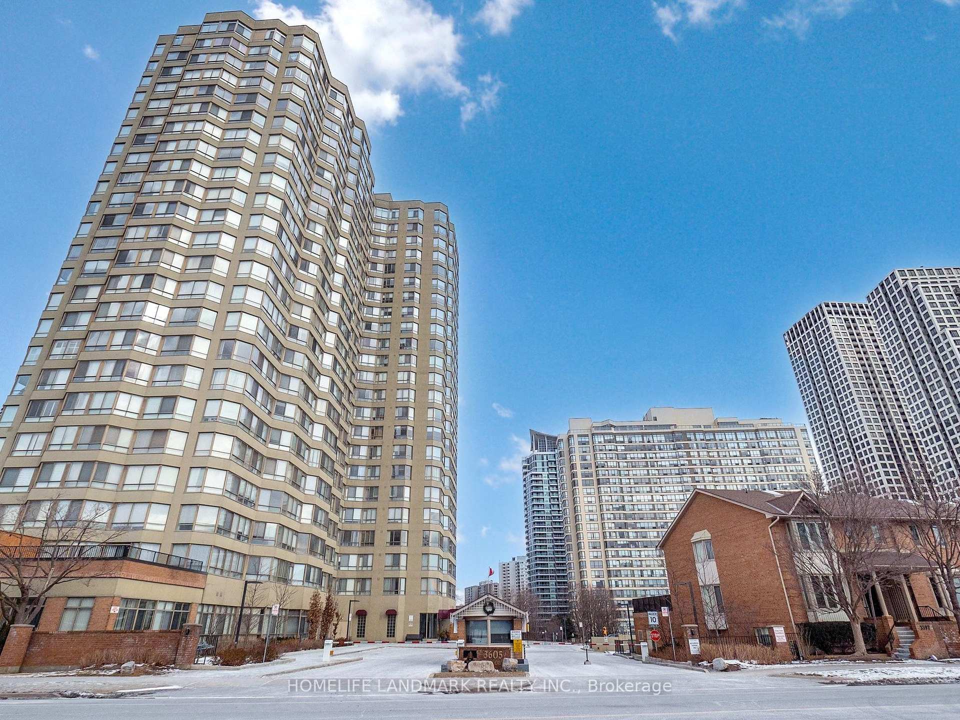 3 Bedrooms Condo at 3605 Kariya, Mississauga For sale