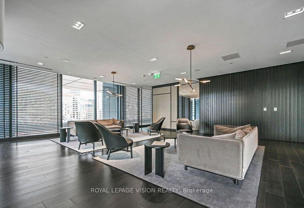 2 Bedrooms Condo at 501 Yonge, Toronto For sale