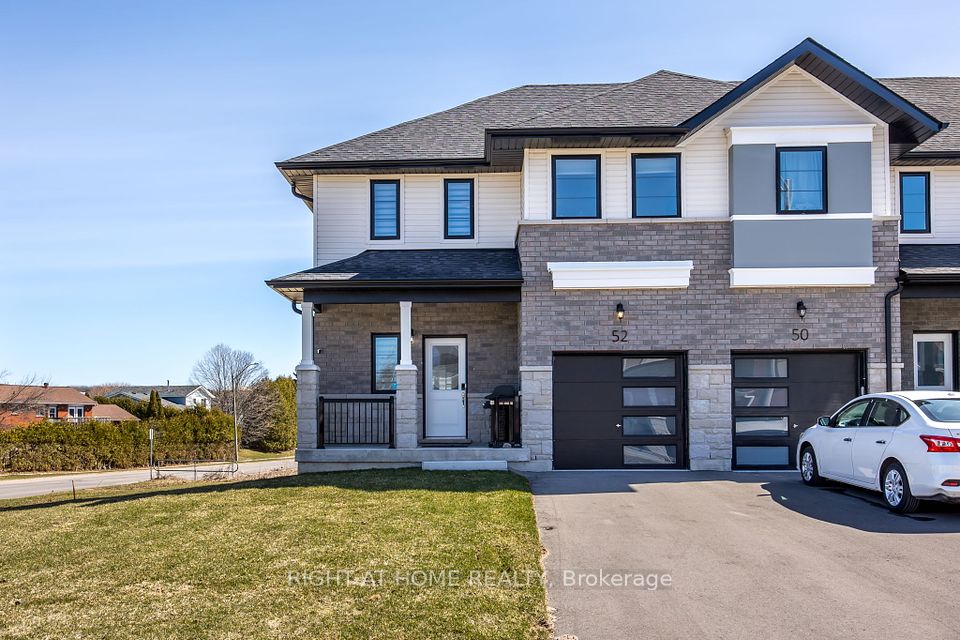 52 Lahey Crescent, Penetanguishene, ON L9M 0W1