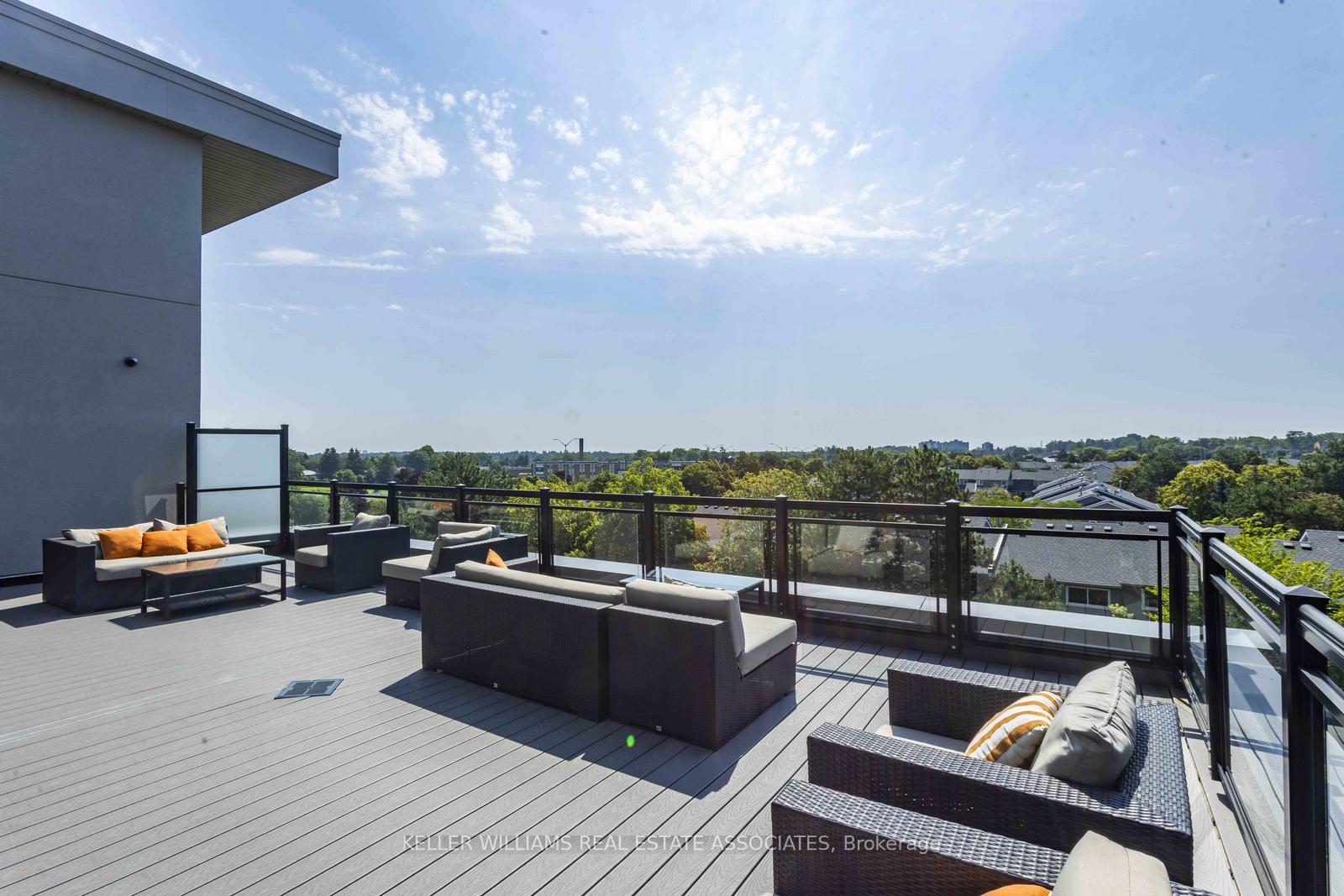 2 Bedrooms Condo at 3170 Erin Mills, Mississauga For sale