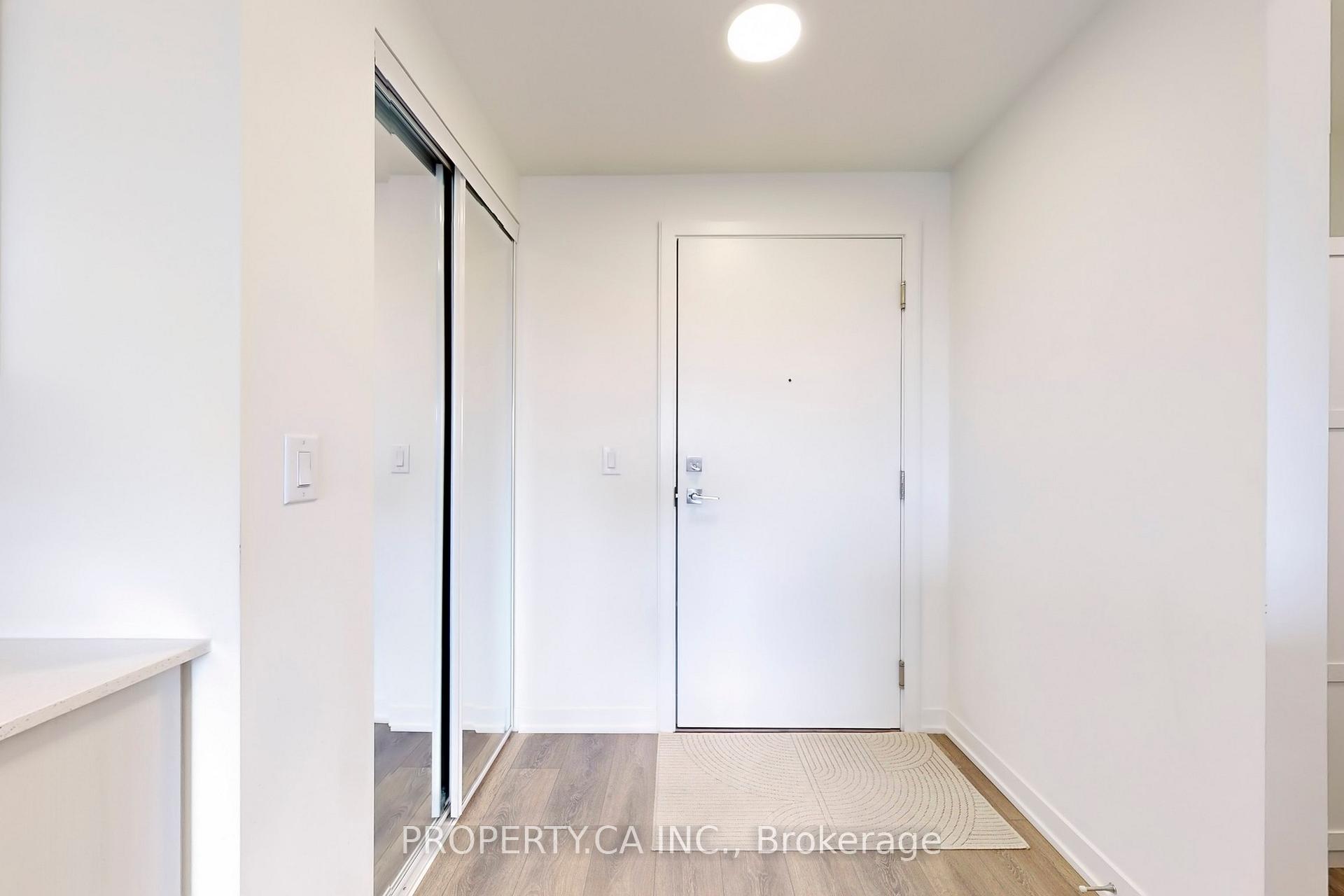 2 Bedrooms Condo at 165 Canon Jackson, Toronto For sale