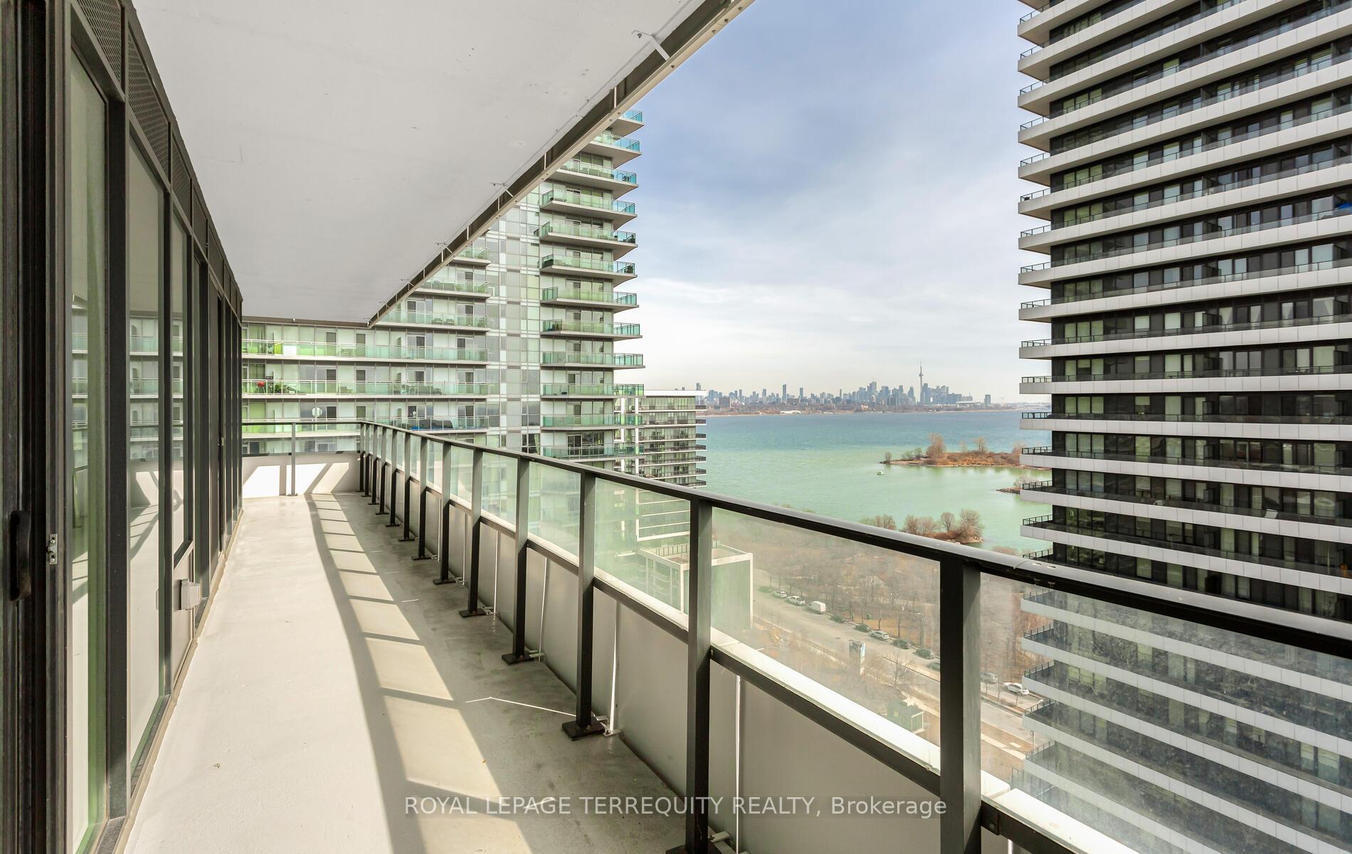 2 Bedrooms Condo at 30 Shore Breeze,  Toronto For sale