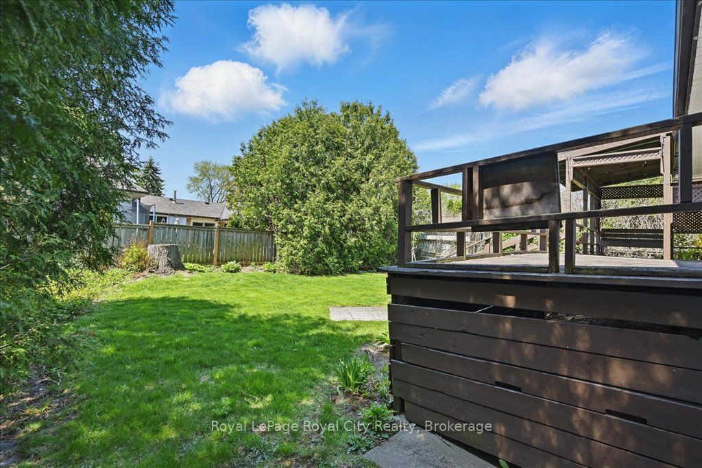 701 Castleguard Crescent