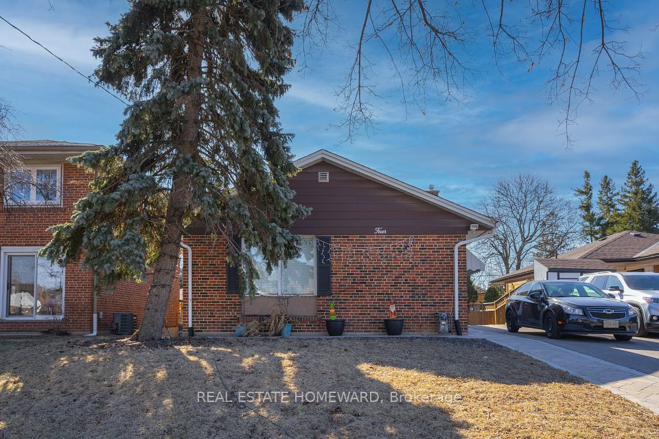 4 Moorecroft Crescent