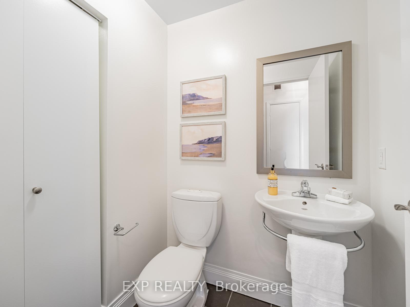 2 Bedrooms Condo at 2191 Yonge, Toronto For sale