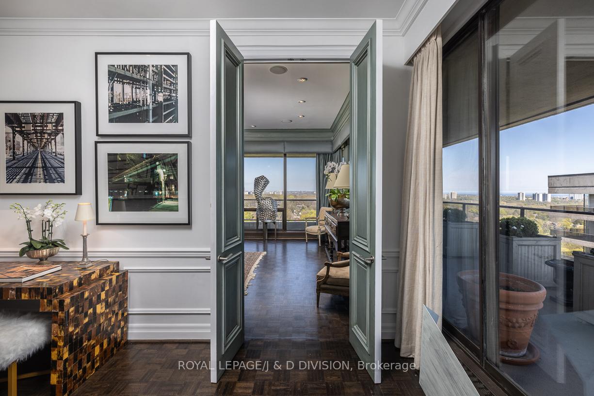 1 Bedroom Co-op at 20 Avoca, Toronto For sale