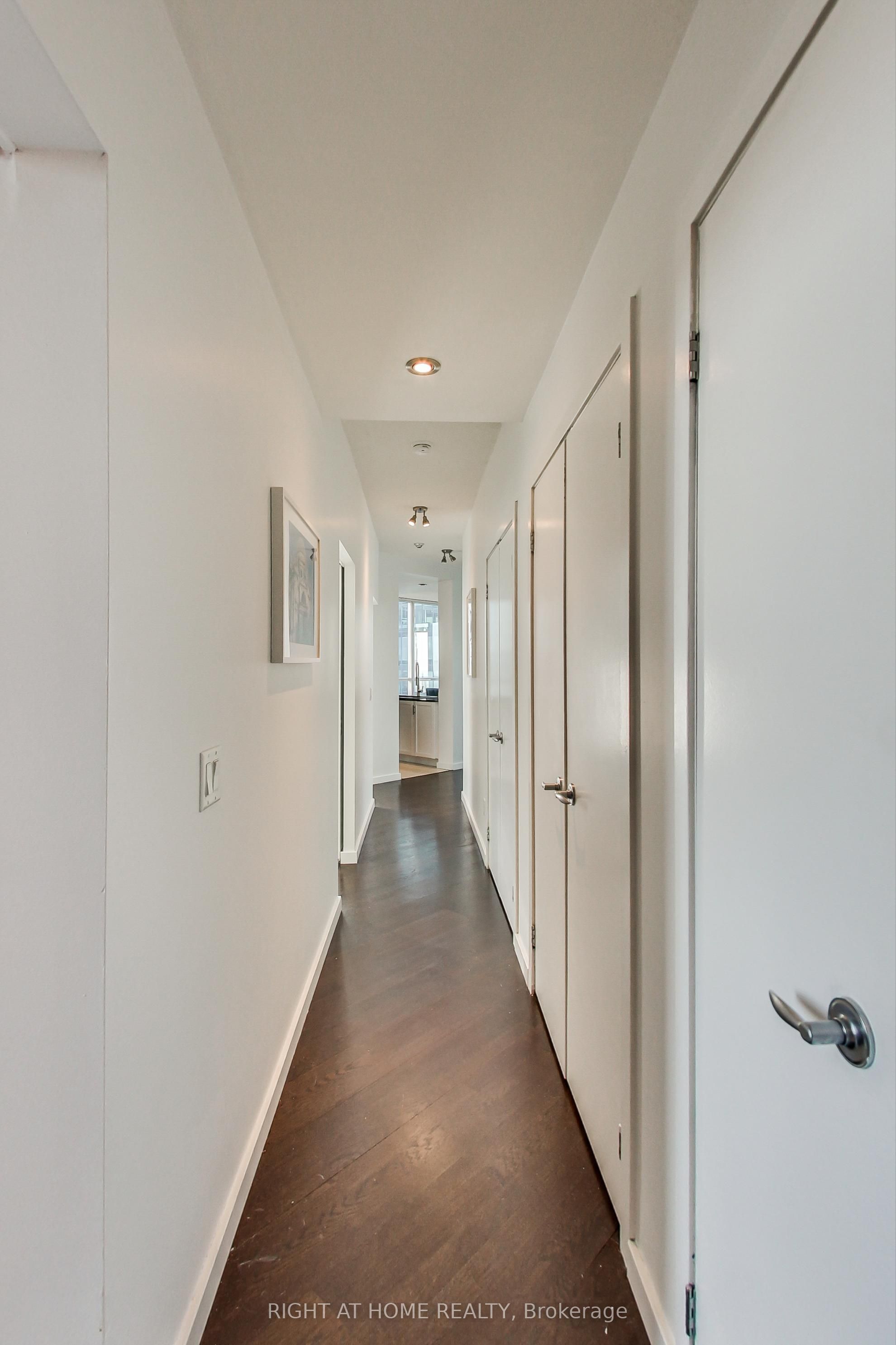 8 York Street W, #3102