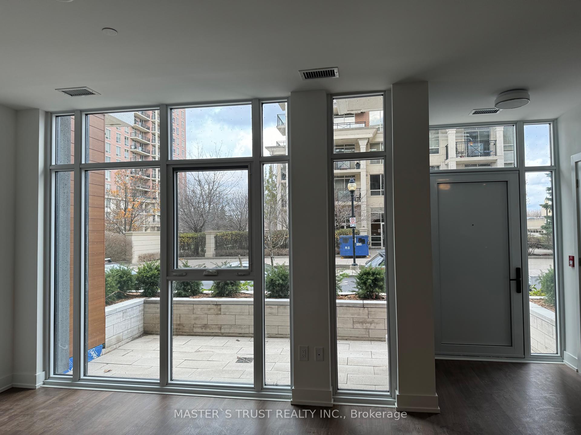 2 Bedrooms Condo at 30 IN ON THE PARK, Toronto For sale