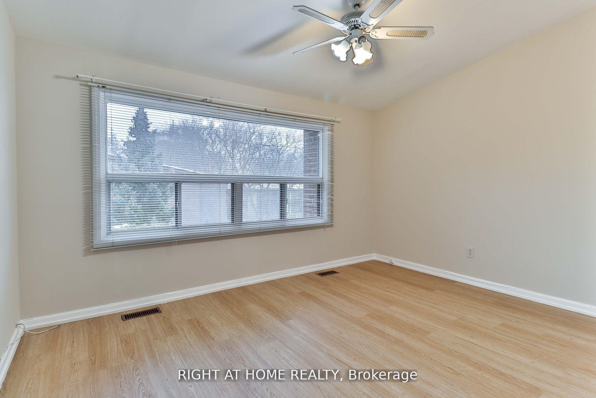 4 Bedrooms Condo at 50 Three Valleys, Toronto For sale