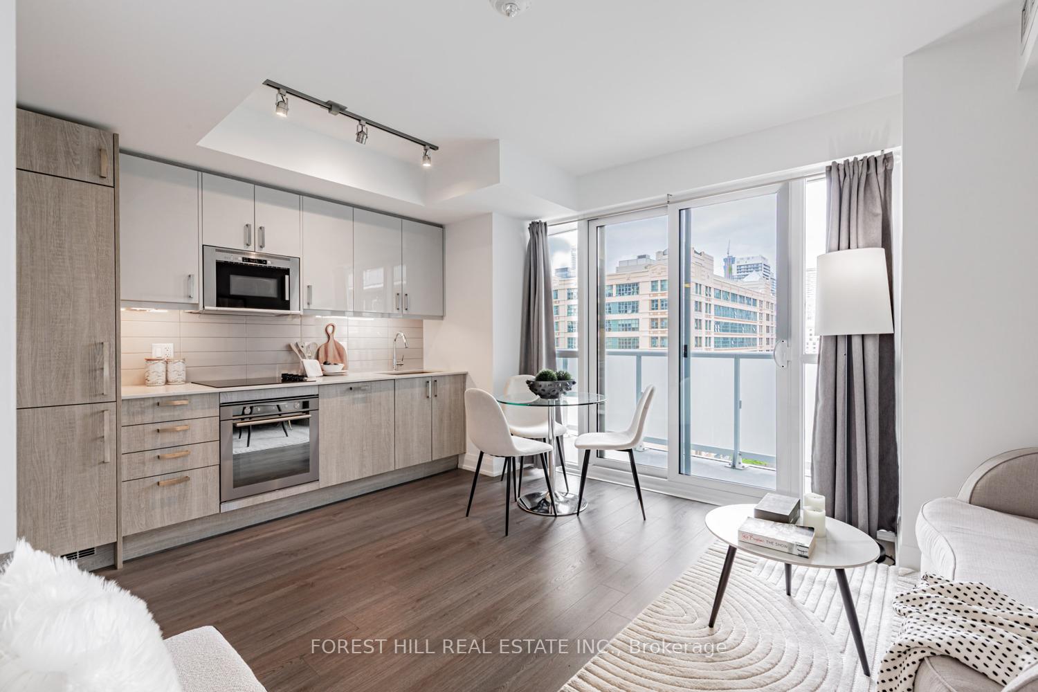 2 Bedrooms Condo at 77 Mutual, Toronto For sale
