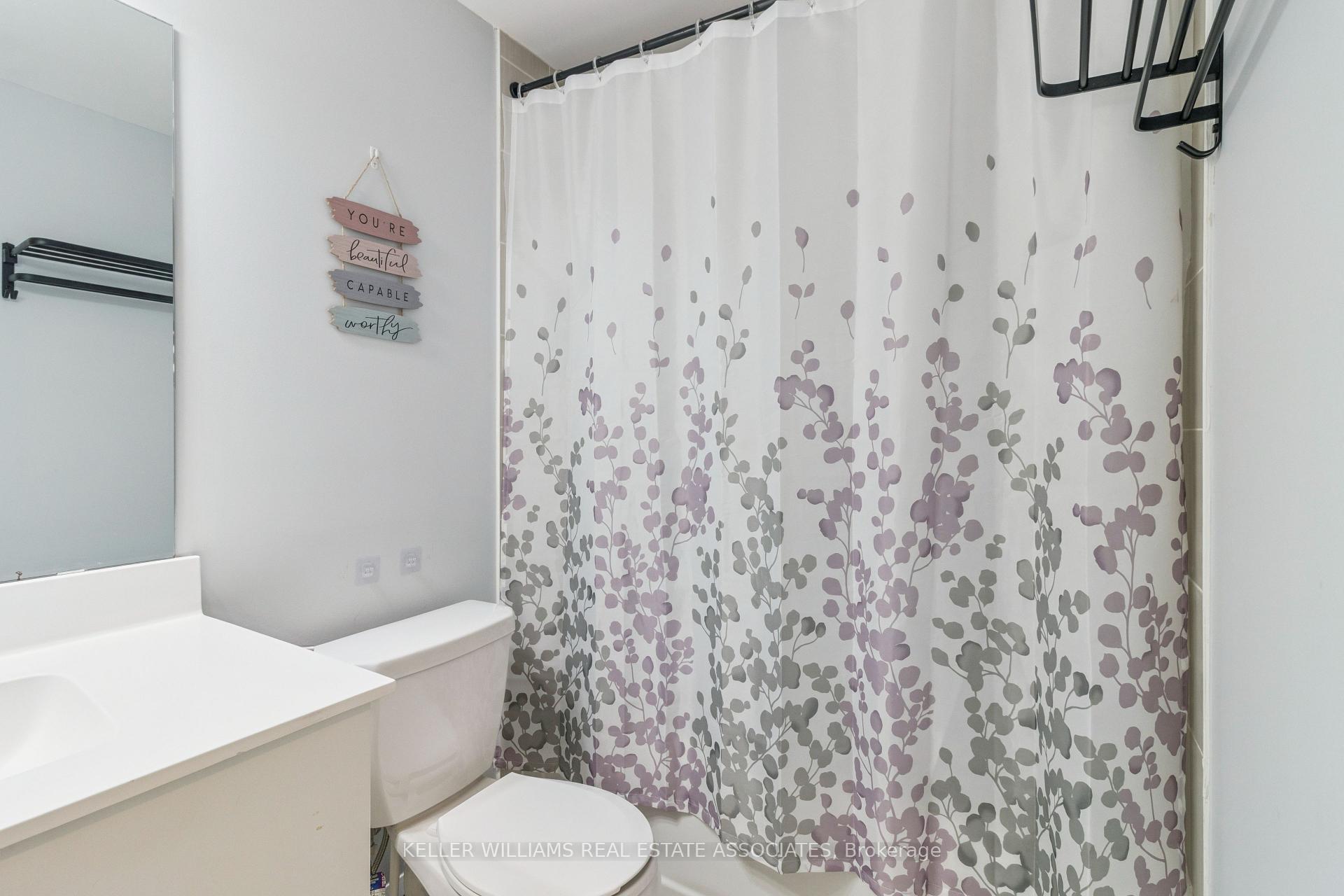 2 Bedrooms Condo at 5289 Highway 7, Vaughan For sale