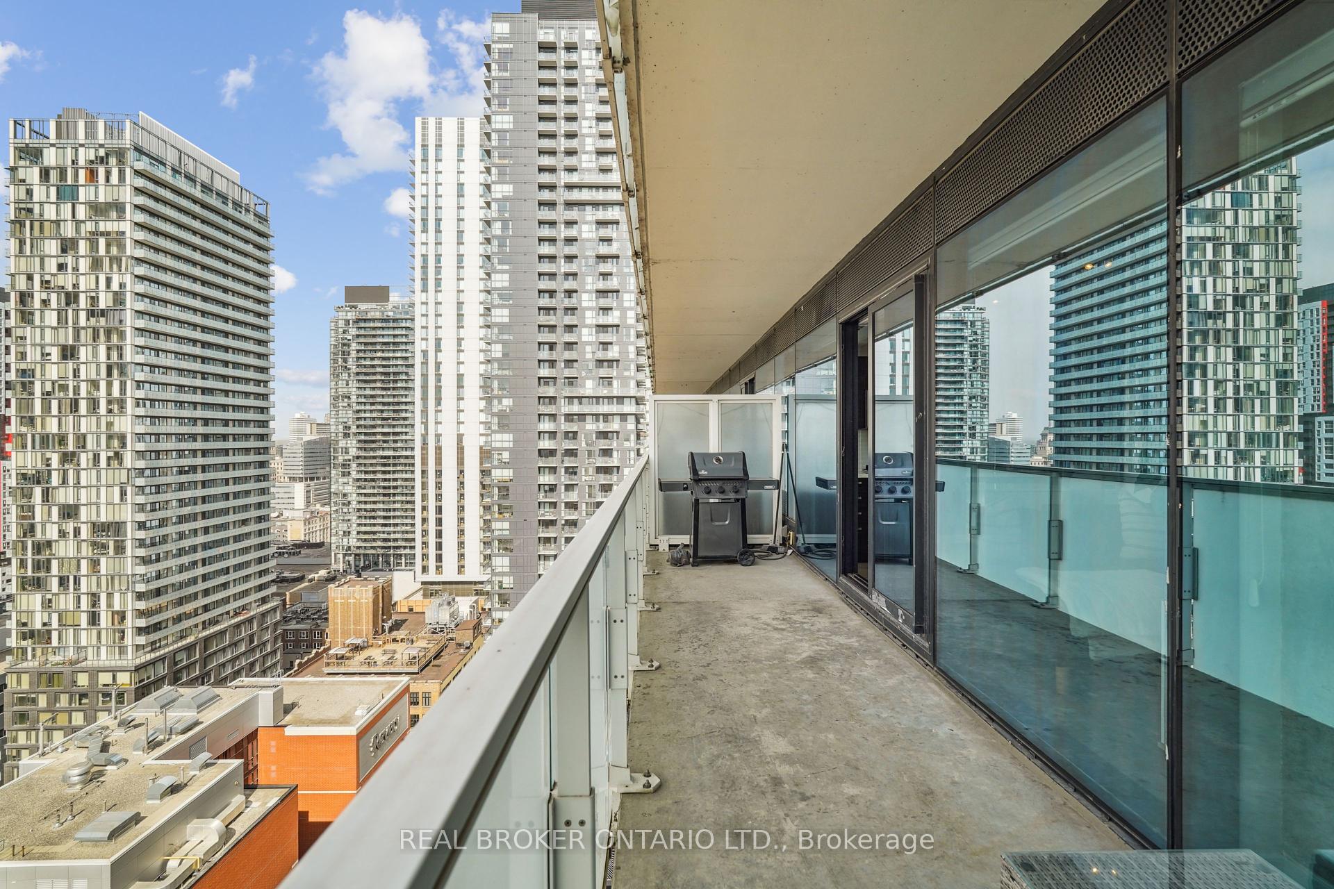 1 Bedroom Condo at 11 Charlotte,  Toronto For sale