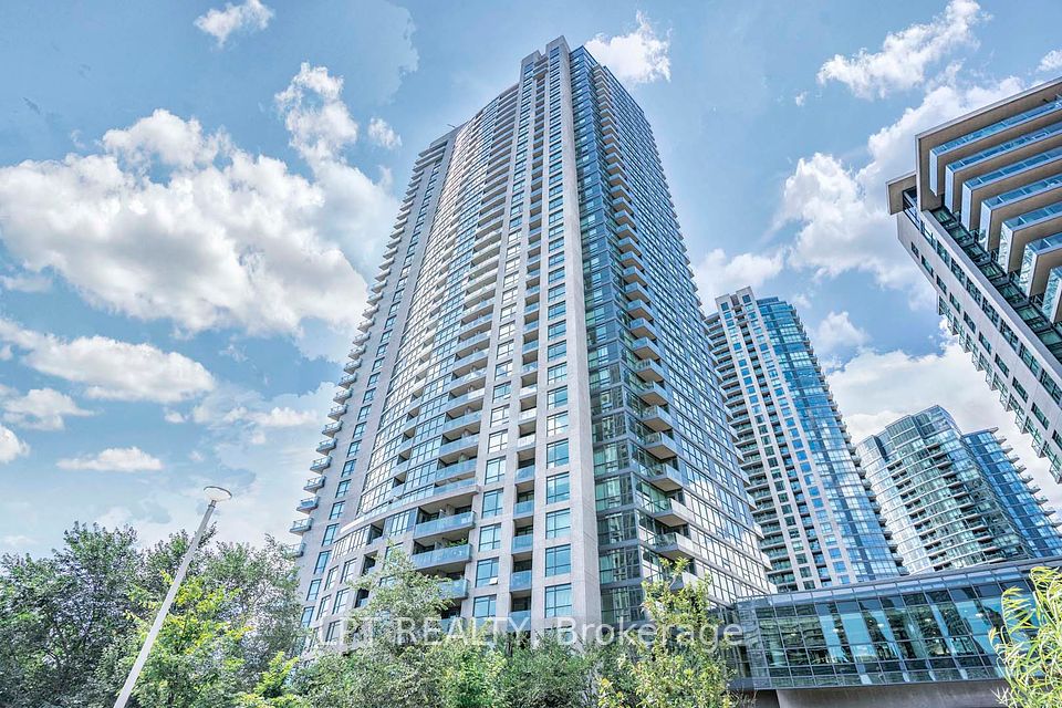 215 Fort York Boulevard