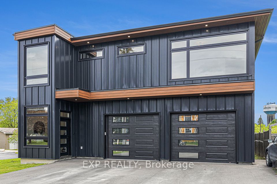 1056 Notre Dame Street, Russell, ON K0A 1W0