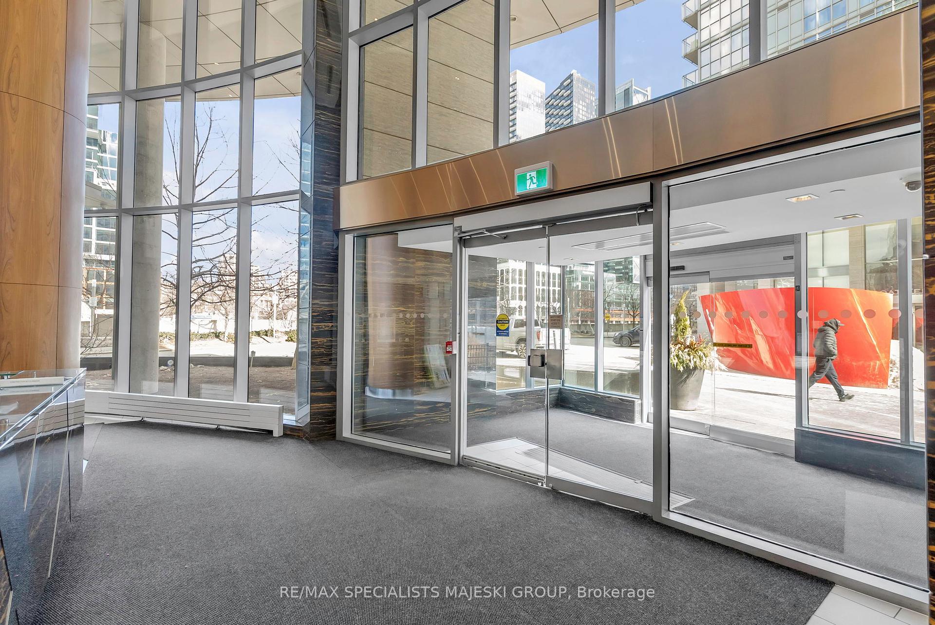2 Bedrooms Condo at 21 Iceboat,  Toronto For sale