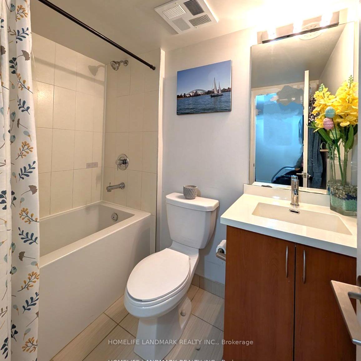 2 Bedrooms Condo at 80 Orchid Place,  Toronto For sale