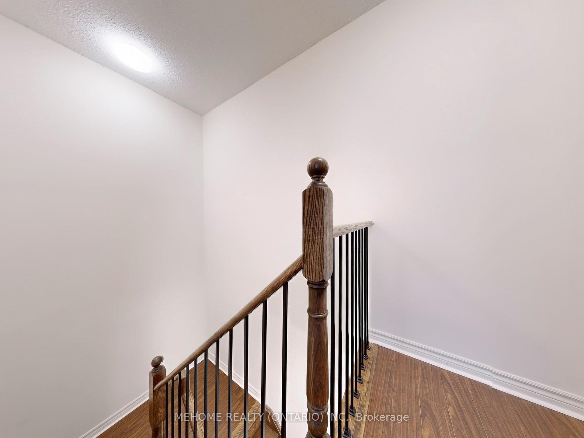 3 Bedrooms Condo at 7 Brighton, Vaughan For sale
