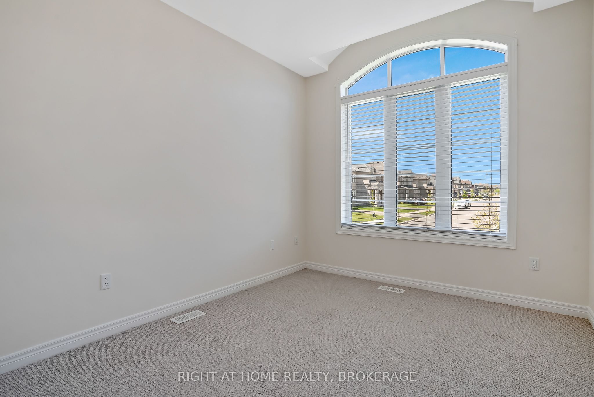 19 Robarts Drive