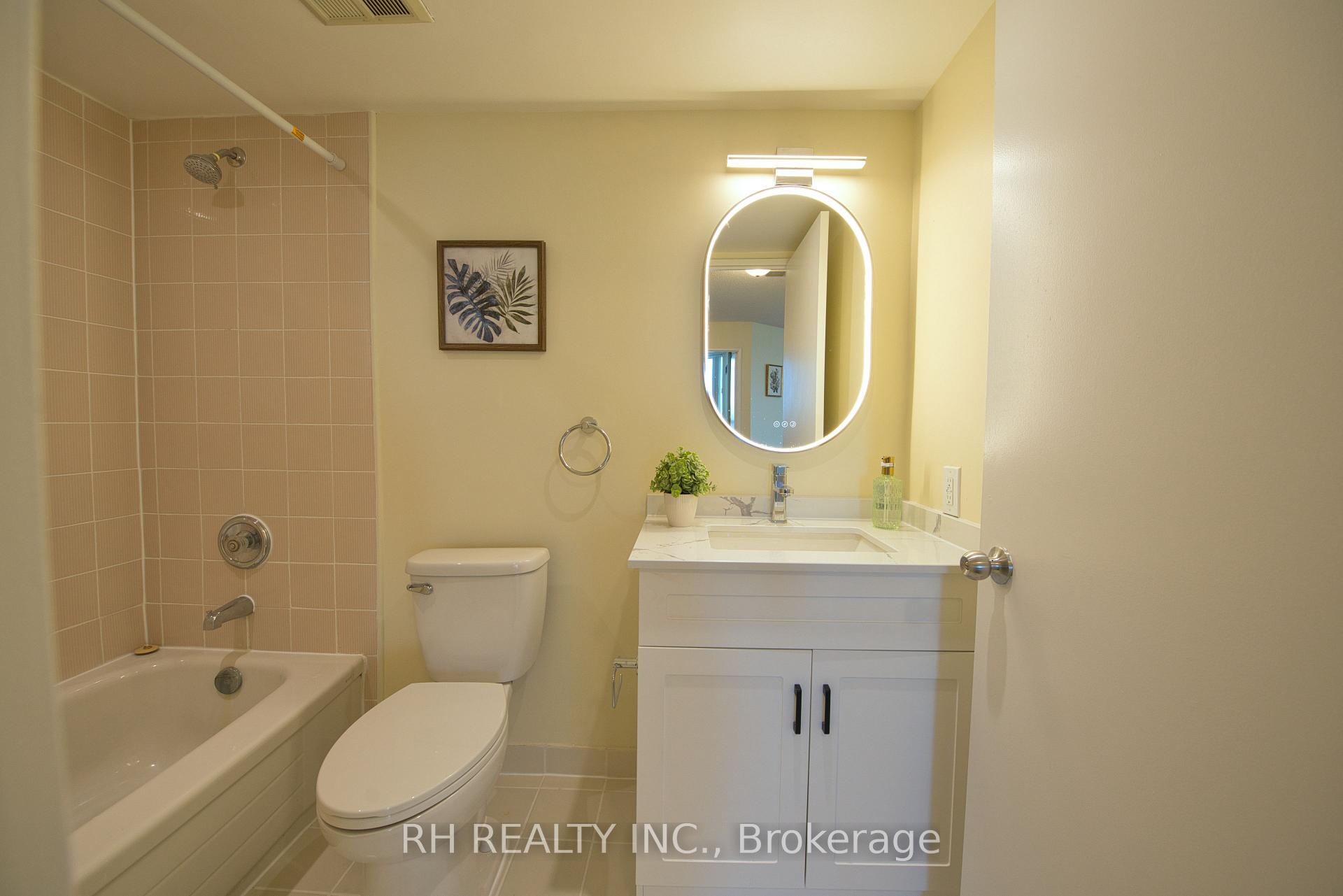 3 Bedrooms Condo at 300 Alton Towers,  Toronto For sale