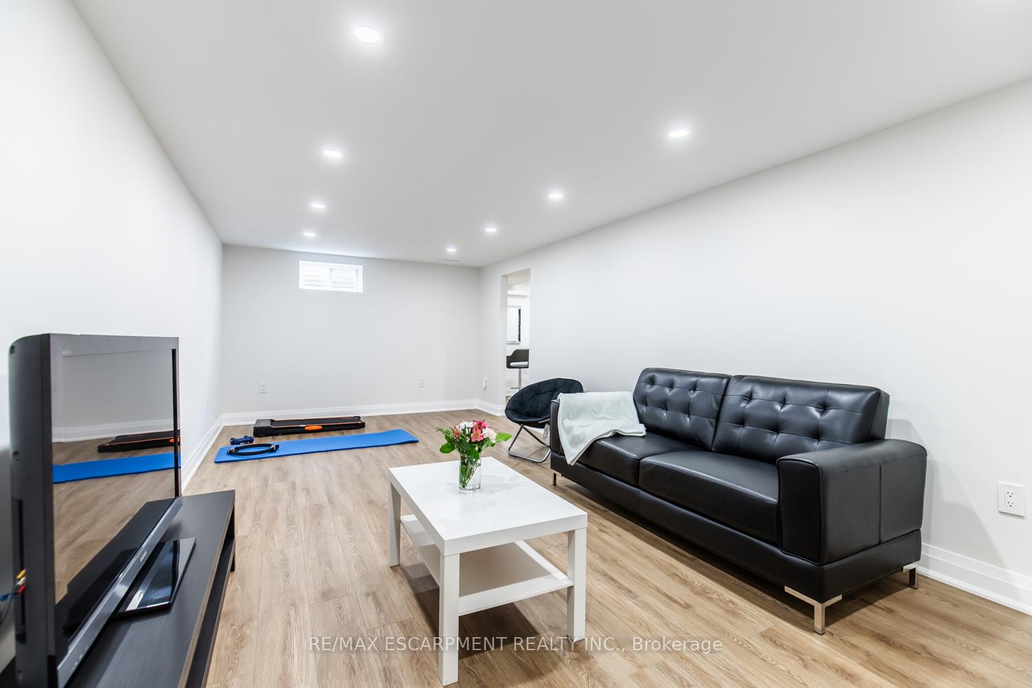 3 Bedrooms Condo at 150 Gateshead, Hamilton For sale