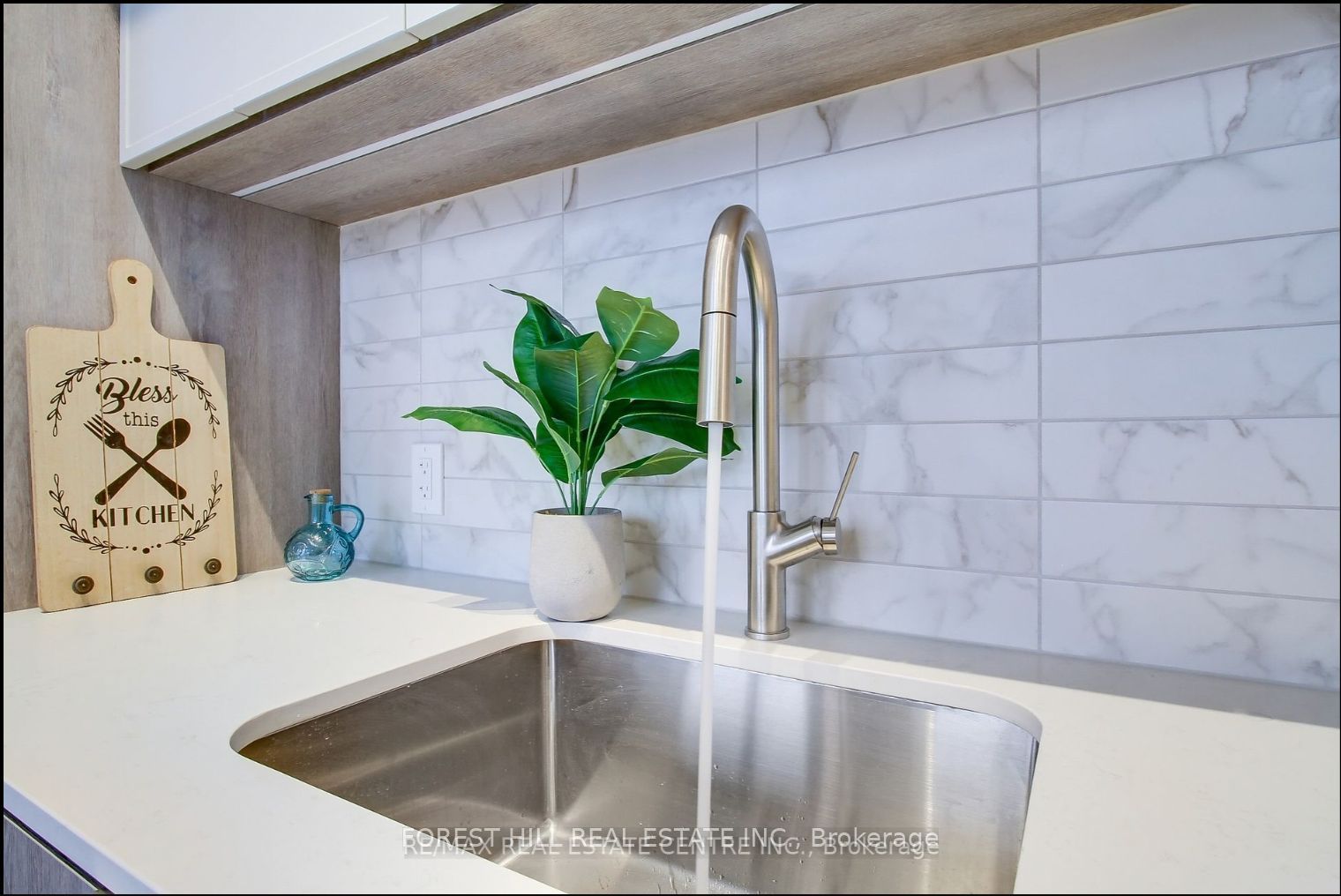 2020 Bathurst Street, #211