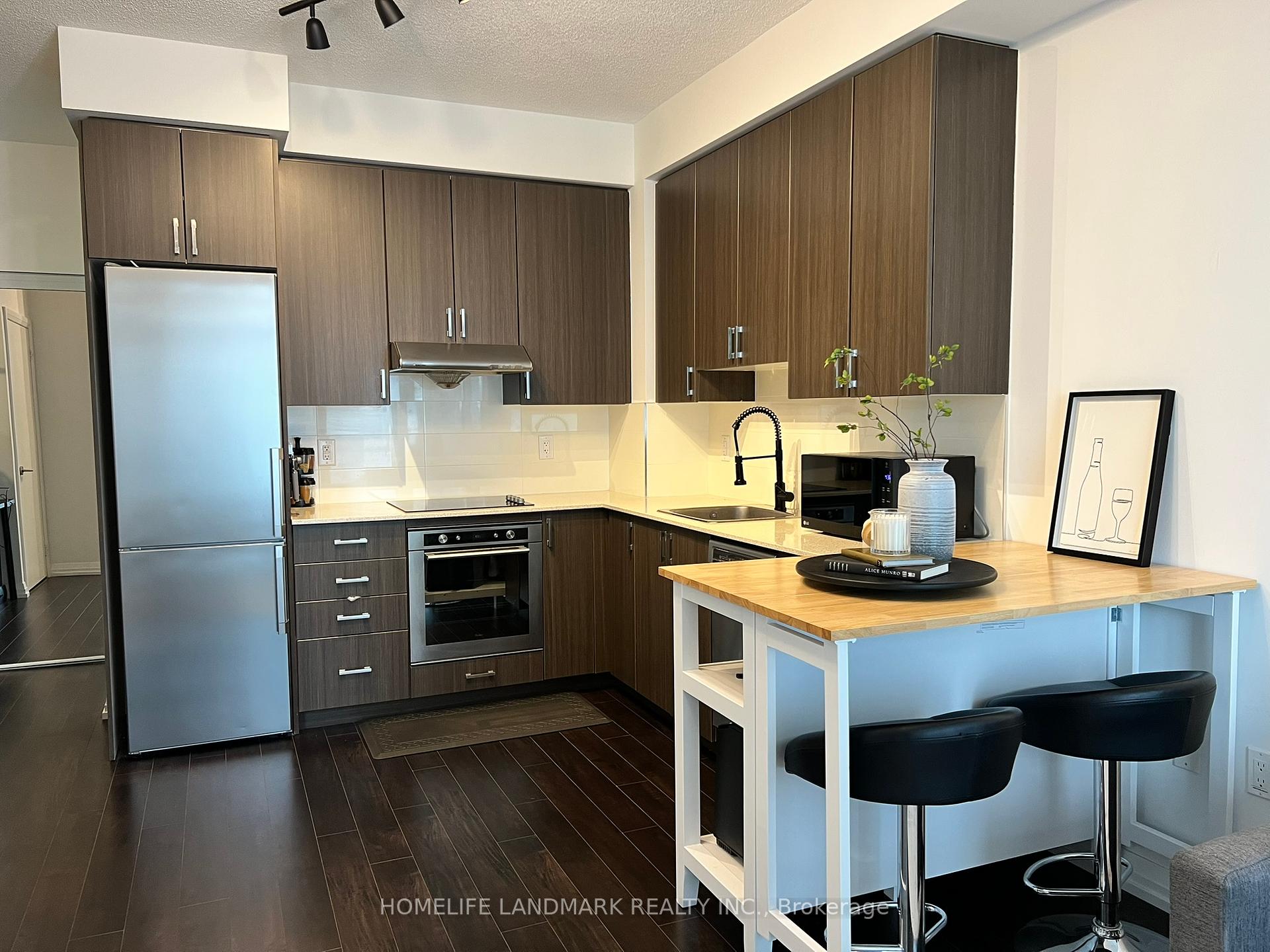 2 Bedrooms Condo at 55 Ann O’reilly,  Toronto For sale