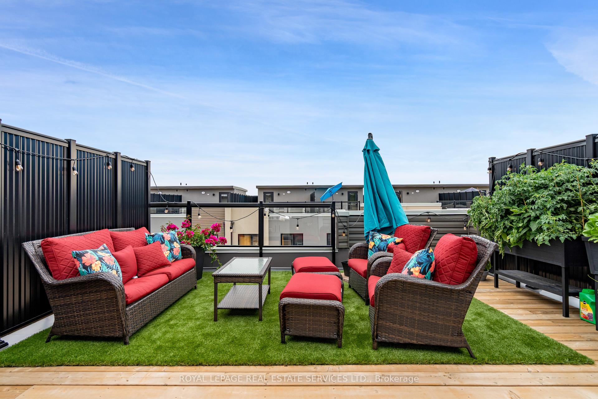 2 Bedrooms Condo at 3415 RIDGEWAY, Mississauga For sale