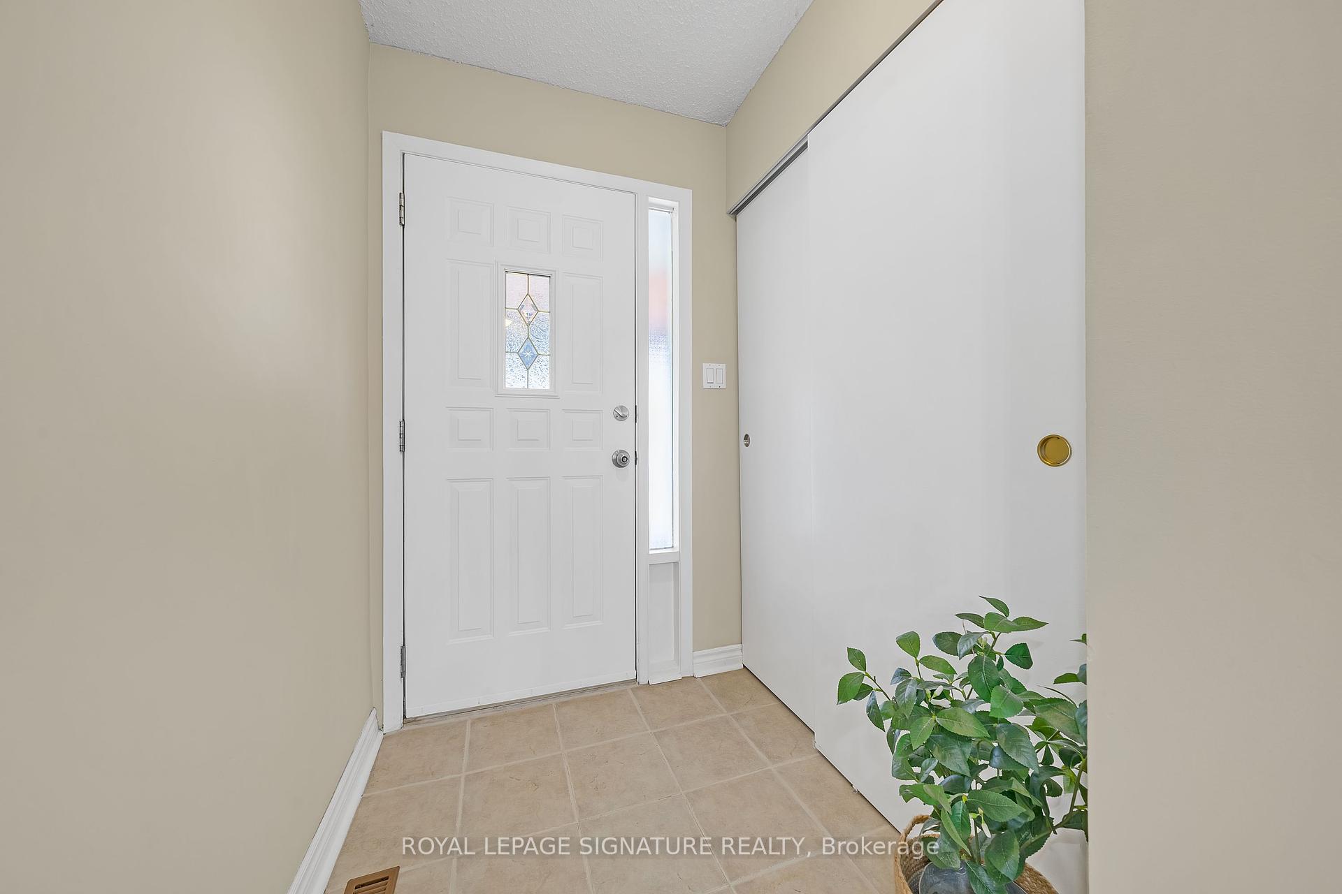 3 Bedrooms Condo at 5 Early Apple, Toronto For sale